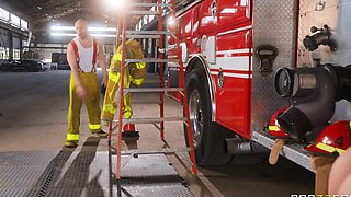 Angela White(4K) - Brunette MILF with Big Naturals in FireFighter cosplay hardcore