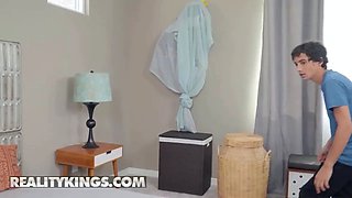 Reality kings - sexy host-mom Eva Notty haunts her student’s wishes as a kinky with irresistible forms