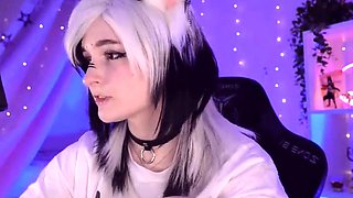 Blonde teen Sierras first erotic masturbation video