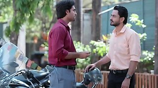 indian babe fingering her pussy