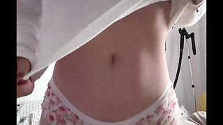 schoolgirl showed her breasts   vvinogradikk