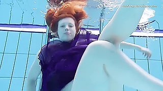 Juicy Pussy Lenka Swimming