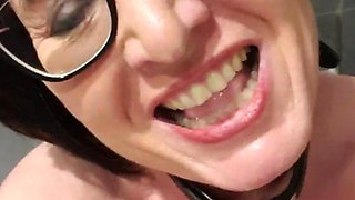 Julie Squirts 9 Seconds Hard Jet