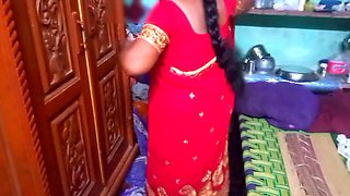 Desi Beauty Housewife Sary Changing in Home