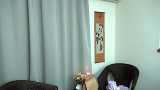 Omege japanese girl with big boobs on cams