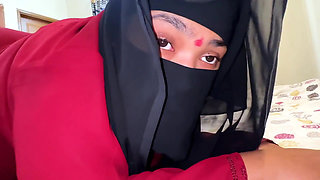 Big Ass Moroccan Hot Muslim 20 Year Old Single Girl Is so Hot on Bed Now She Want Fuck From Stranger