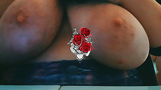 Sexy babe with red lipstick shows the boobs at night