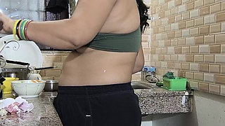 Puja Bhabhi Cooking in Kitchen Full Entertainment