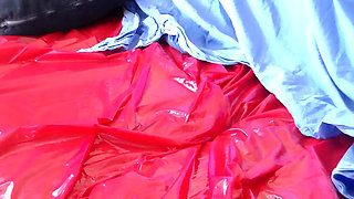 Jen and John is having sex on the sofa