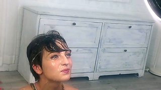 Plainjane amateur facialized after some sex