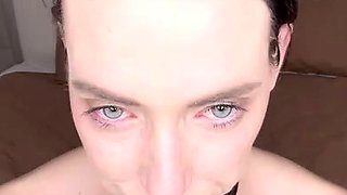 Webcam fun mature brunette with toys cum on cam