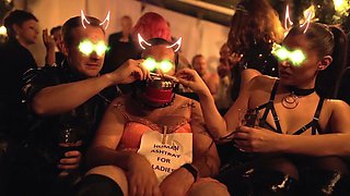 Hot babe footjob amateur porn