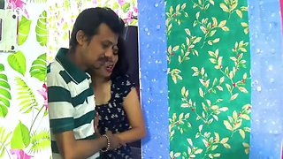 Ghar me koi nahi tha phir bhabi ko jabar dasti pel diya