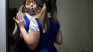 Young amateur teen in solo masturbation getting kinky