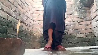 Desi Indian Bhabhi Full Nude Sex - Hot Village Mom Big Boobs Anal & Blowjob