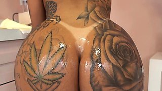 Bigbooty TS babe gets analsmashed by BF