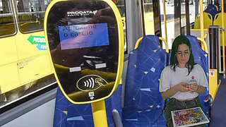Female student can't resist the cock she saw on the public bus