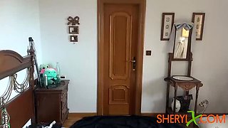 Hot Redhead Teen Fingering Herself & Squirting While Peeing in Pantyhose