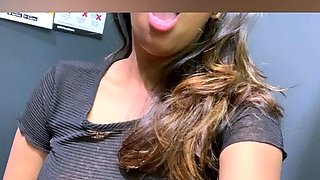 Amateur Webcam Teen Masturbates And Teases