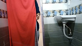 Secretary Ko Bathroom Me Tang Utha Kar Jabardast Pela