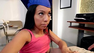 Vivianna Mulino wants to get busy with nice sucking
