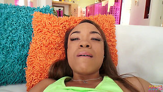 Ebony teen Jamie Marleigh masturbation
