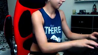 Hot amateur webcam teen masturbates for their fans