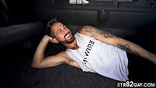 Str8 picked up college student fucked by gay jock in van