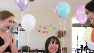 Kinky dildo party for lucky big bootie cougar