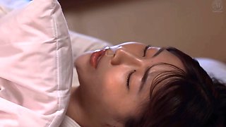Asian masseuse therapist hardcore fuck on massage table
