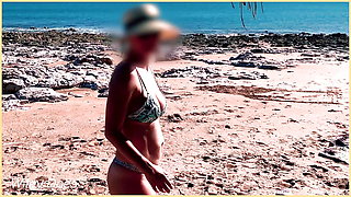 Wifey flashing her tits at the beach in a public exhibitionist dare.
