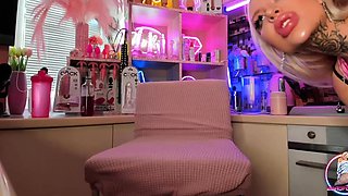 Close up pussy orgasm for toying hottie