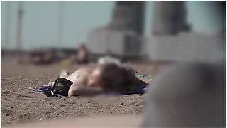 Bulge Dick Flash On Beach - Public Flashing