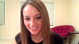 Young amateur teen in solo masturbation getting kinky