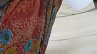 Indian Bhabhi in Saree Seduce Her Devar for Sex, Indian XXX Desi Chudai Hindi Porn