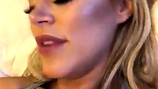 Close up amateur beauty uses her toy to masturbates