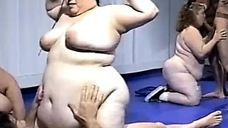 Granny Orgy with BBW Beauties Eating Pussy and Using Dildo