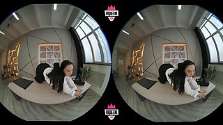 Get Lucky On Table - Vr Queens - Vr Porn Video