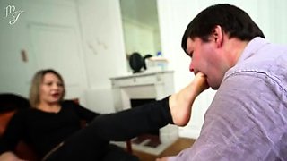 Maitresse Julia - Extreme Domination Face Slapping (Furies
