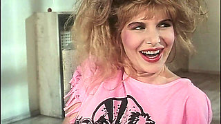 In This School First a Bit of Pissing Then an Orgy with Horny Classmates