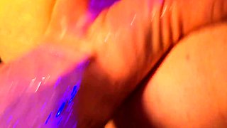 She´s pissing on his dick, he´s pissing inside her untill