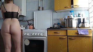 I Want My Pal's step-mom's Backside, I Love It When She Cooks in the Kitchen