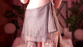 I love rub my pink big clitoris on my pillow before go to sleep