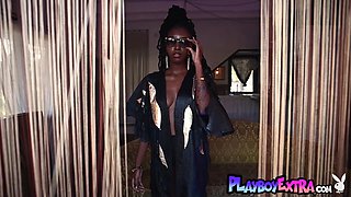Confident ebony teen shows her black cunt