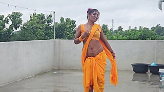 Hot indian aunty handjob cumshot