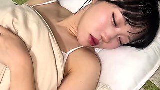 amateur asian gives a blowjob