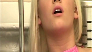 Licking Pussy in the Ladies' Toilet
