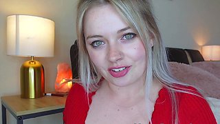 Awesome Big Boobs Blonde Masturbates In The Shower