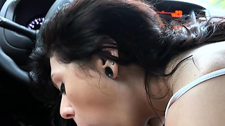 One Way To Not Get Bored On A Long Car Ride