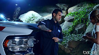 Nikki Peach's Wild Revenge in a Steamy Outdoor Ride